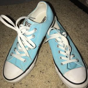 Size 7.5 Converse